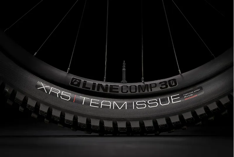 Trek Slash 7 Deore Xt 29 Full Suspension Mountain Bike 2024 in Lava Orange-6